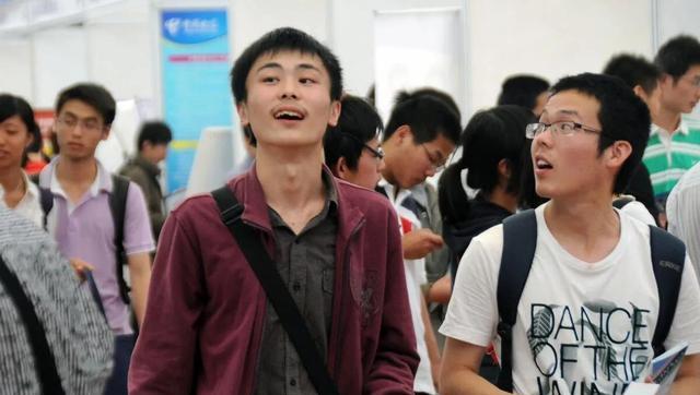 大学生|中铁职员深陷“离职潮”，现在大学生怎么了？辛苦上岸却又离开