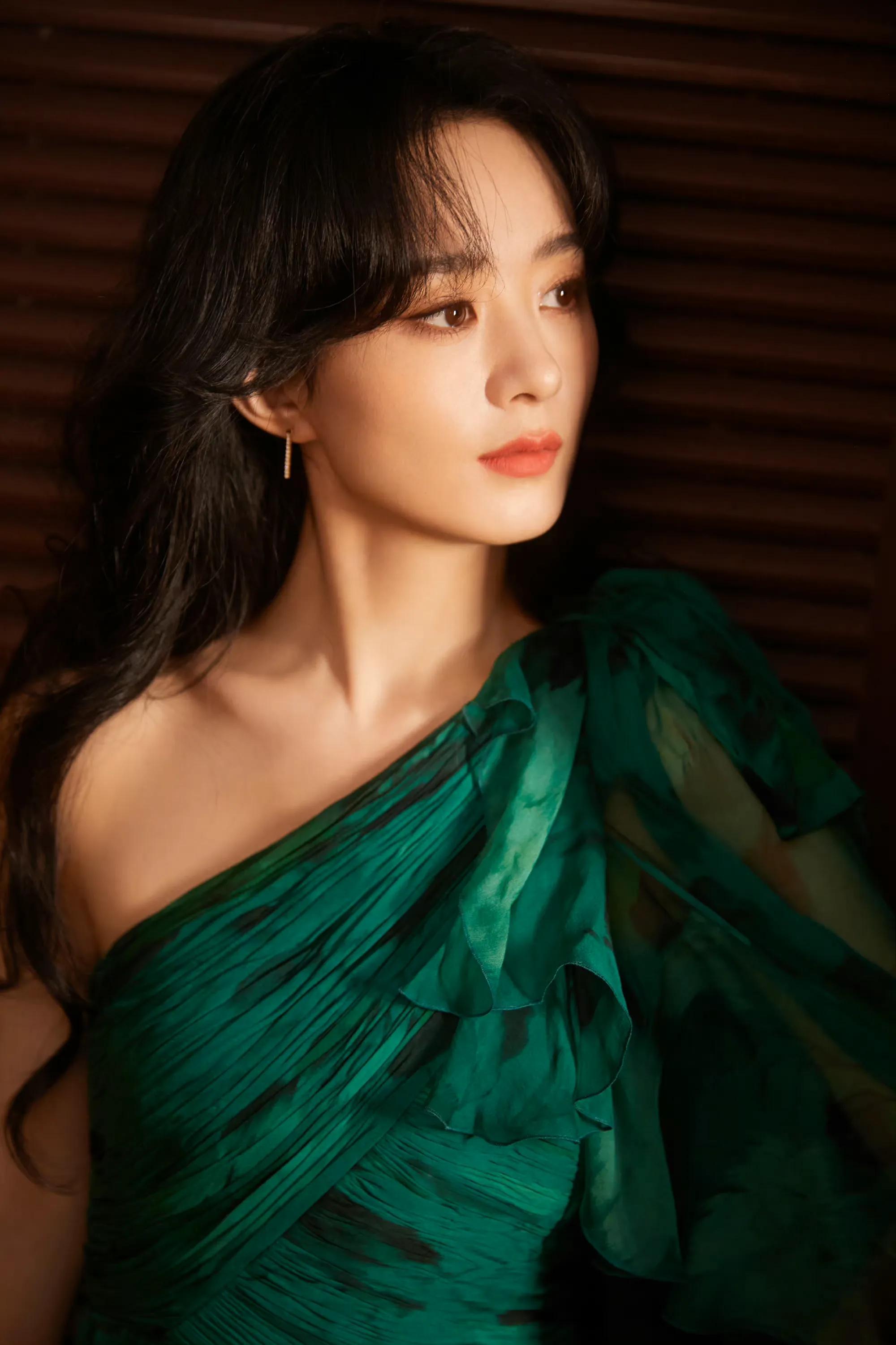 古力娜扎|视听盛典女星造型出炉:赵丽颖绝美,娜扎有气质,毛晓彤最可爱