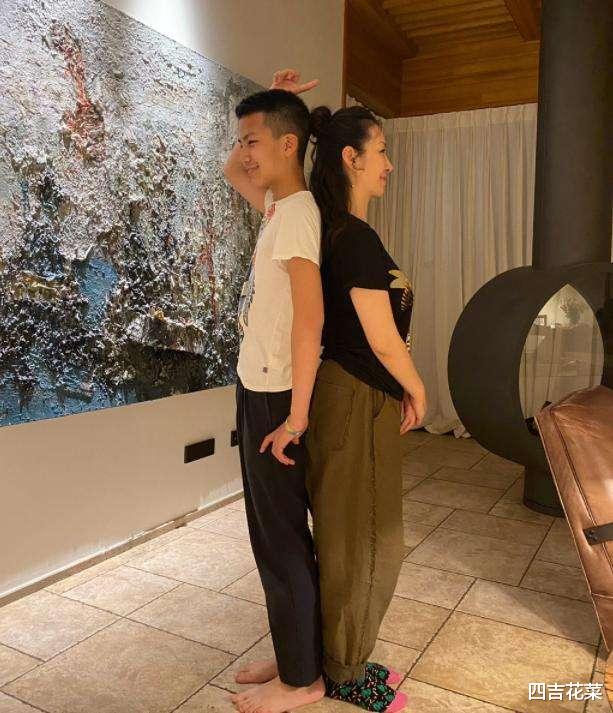 吴尊|吴尊晒neinei美照，明星的孩子都长大了，我们是不是老得太快了