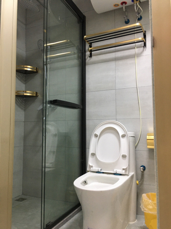 38平小公寓基本装修结束，房高3米15，打算出租给女生或者情侣