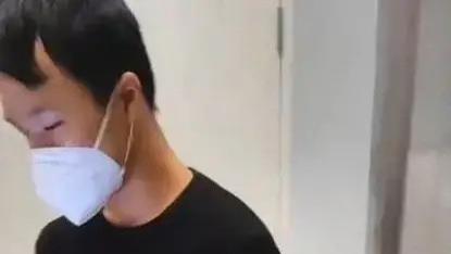重庆一小伙连续五天核酸阴性，却被送进了方舱医院。
