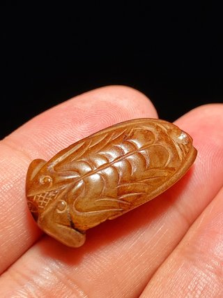 和田玉籽料|汉 和田玉籽料沁色 玉蝉 蝉纹挂件 把件