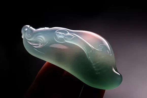 翡翠|小不点的翡翠原石，成品让人眼前一亮，越看越想看！