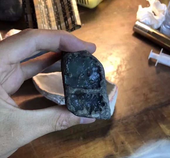 翡翠|小不点的翡翠原石，成品让人眼前一亮，越看越想看！