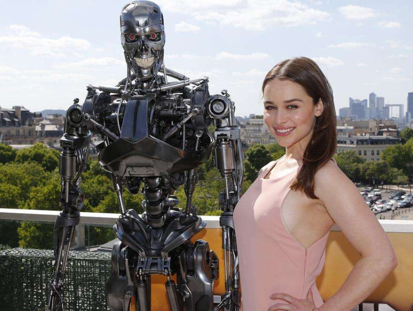 阿诺德·施瓦辛格|别总是叫她龙妈,人家可是和施瓦辛格飙戏的女人,怎么都不好惹!