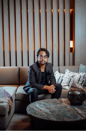 lisa|Lisa约会香港千亿富三代,将身体紧贴男方怀里,男方颜值气质遭吐槽