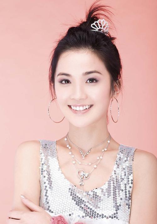 阿Sa|有一种“整容”叫蔡卓妍分手，前任陈伟霆一如既往，她却像变个人