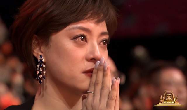 热依扎|热依扎拿下飞天奖视后，85后花旦排名要换一换了