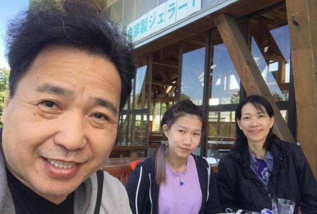 古明华|56岁古明华,演齐4部《法证先锋》,为养妻女,常不眠不休工作