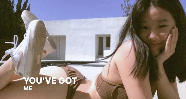 梧桐妹|16岁梧桐妹晒泳装照，不排除入圈的可能性，拍摄风格和李嫣很像