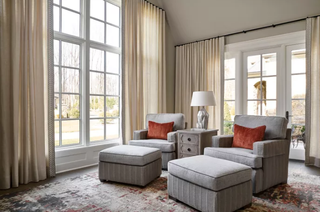 灰色墙壁配什么颜色的窗帘？