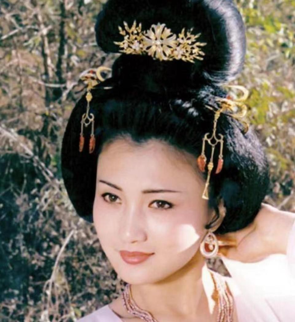 江南|好山好水出美人，12位江南古典美女，一个赛一个漂亮