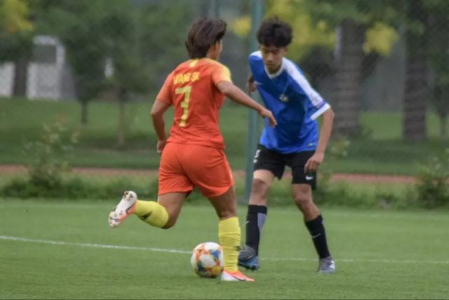 中国女足|3-0！中国女足热身赛击败男足，32岁前锋独进2球，水庆霞不满