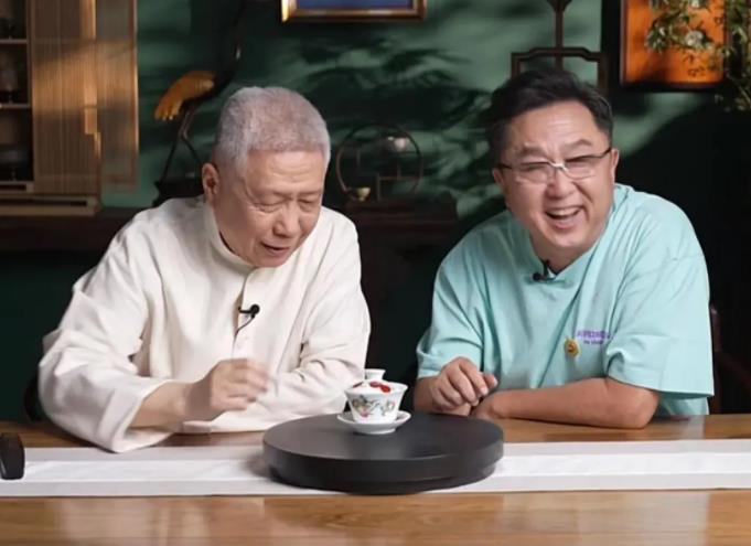 马未都|马未都讲述：老公一夜未归，妻子堵门口，女同事吓得脸色大青