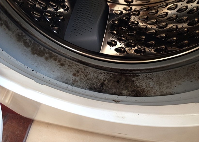洗衣机用完后，“开盖”还是“关盖”好？难怪衣服洗完还黏糊糊的