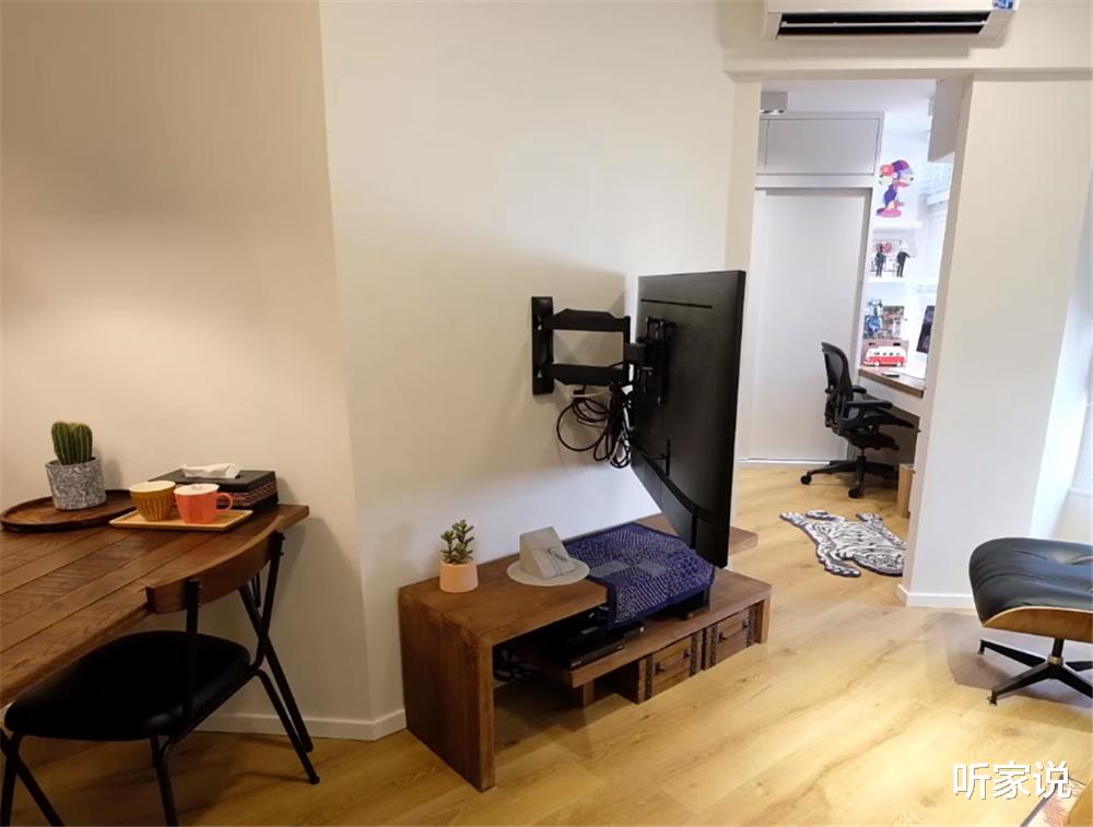 香港小夫妻买下36㎡蜗居,利用“钻石房”做斜客厅,两人住太爽了