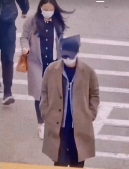 肖战|肖战和经纪人频繁穿情侣款引发恋情猜测,肖战方发律师声明澄清