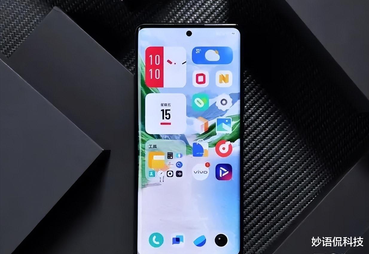 iqoo|最强快充手机，旗舰销售破亿，12G+512G更受欢迎