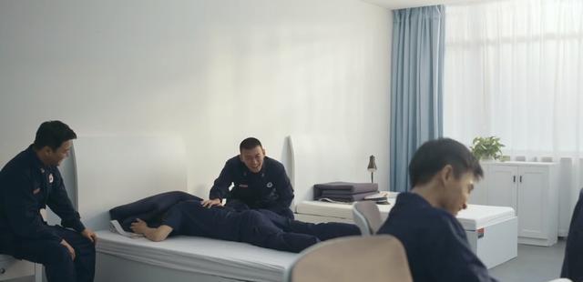 安孝燮|挂羊头卖狗肉?龚俊任嘉伦许凯新剧相继开播,职场剧变悬浮偶像剧