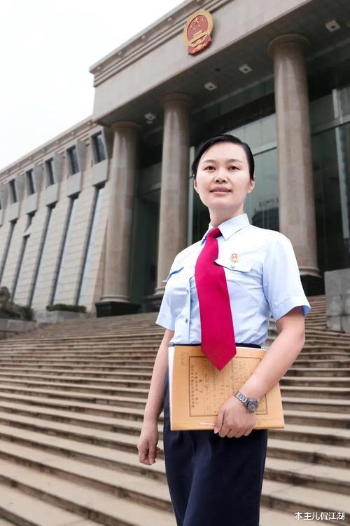 2021年,湖南女法官拒绝贿赂,被同学刺死,丈夫:来世还做夫妻
