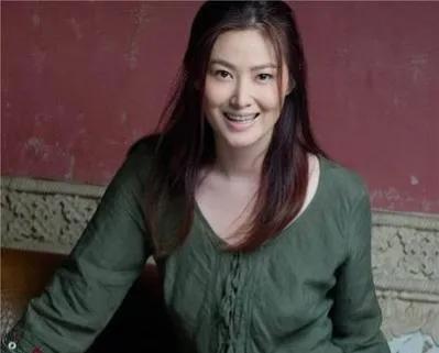 王思懿|王思懿: 模特出身,闪婚闪离普通丈夫,如今52岁无儿无女还是单身