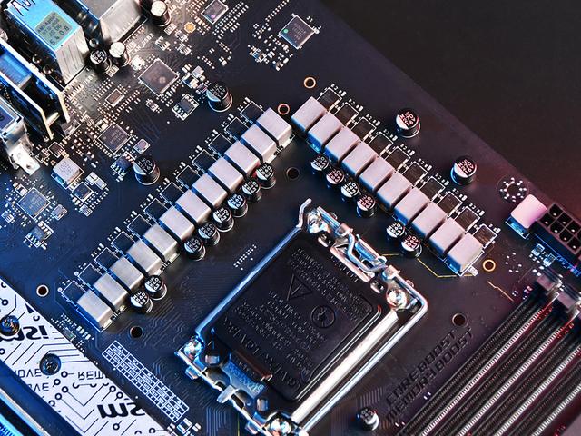 主板|瞧瞧微星的堆料力作！微星MEG Z690 ACE战神主板体验评测