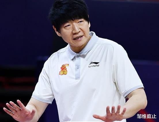 深圳男篮|邱彪完败李春江，首次回应球队内讧，深圳队更进一步需要换帅