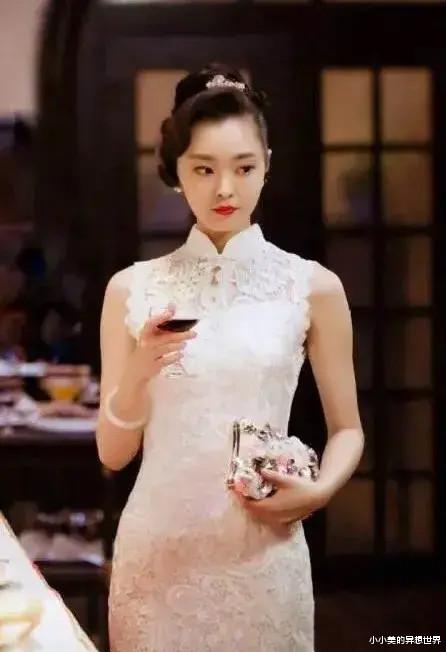 宋轶|拍《伪装者》时,胡歌为宋轶遭导演怒吼!最终用丝巾巧妙化解,感动导演!