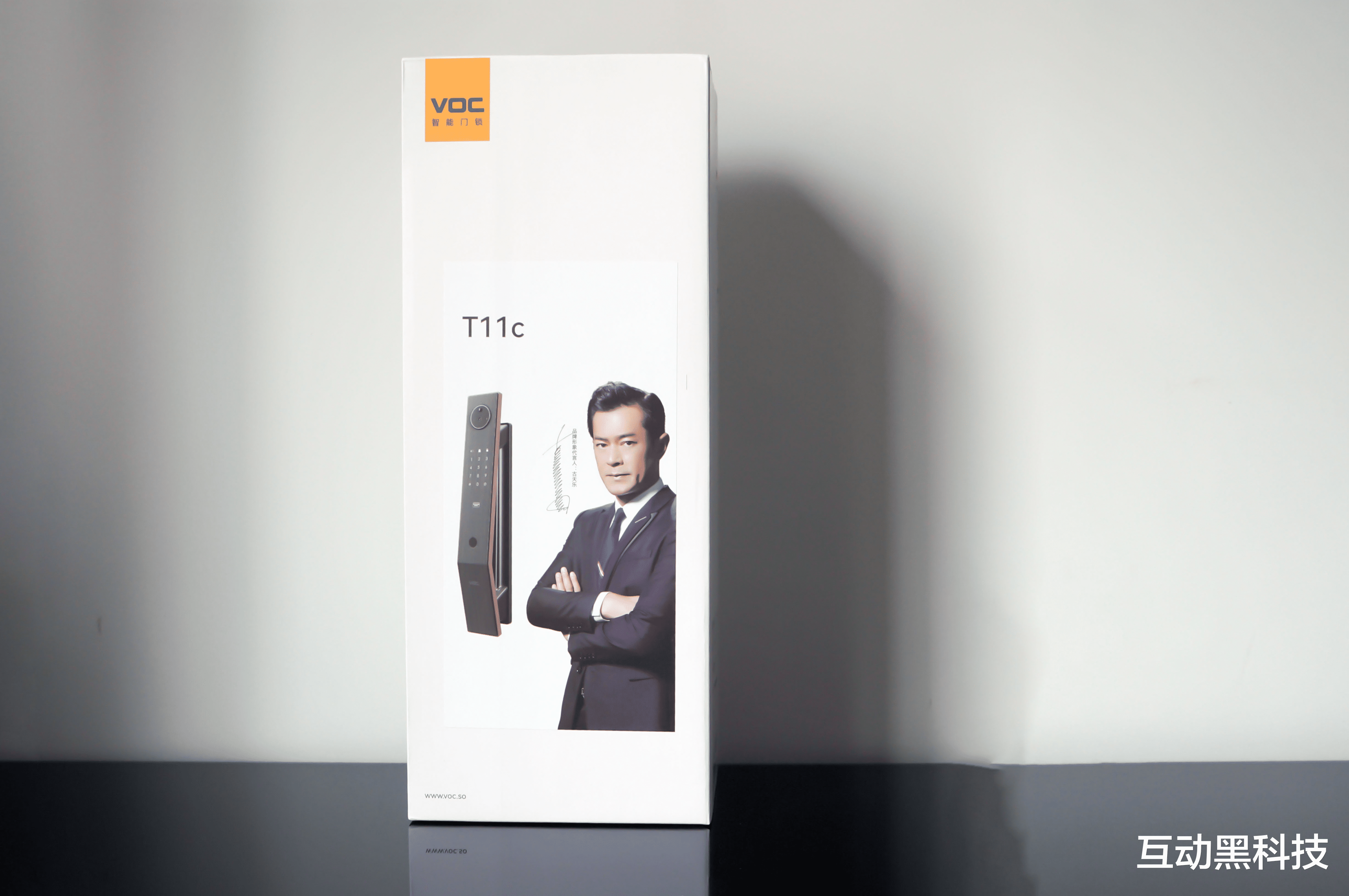 指纹锁安全吗?多重安全开锁方式+实时视频监控,VOC T11c指纹锁