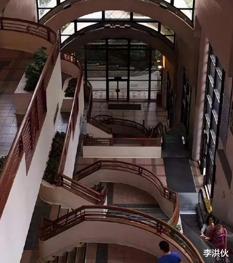 李嘉欣|同是豪门儿媳,李嘉欣过生日耗时半个月,郭晶晶只买了一块小蛋糕