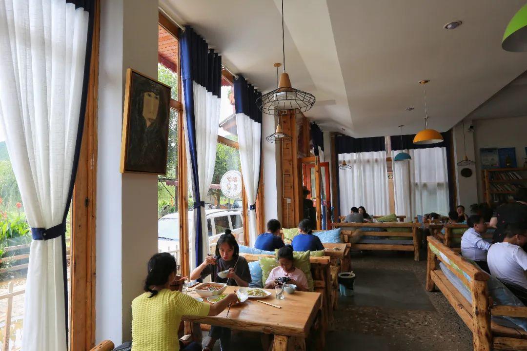 九仙山|“走婚王子”扎西，泸沽湖最有故事的摩梭男子，开了这家特色餐厅