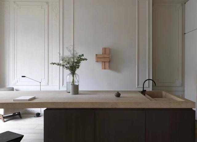 巴黎时尚女主的家：精致的装饰线，安静极简，那叫一个高级有气质