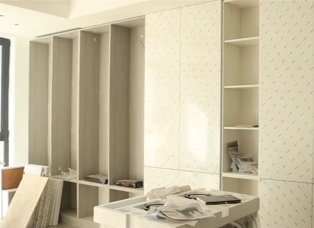 她家全屋定制装修翻车,不盯工被坑个“底朝天”,网友:心疼三秒