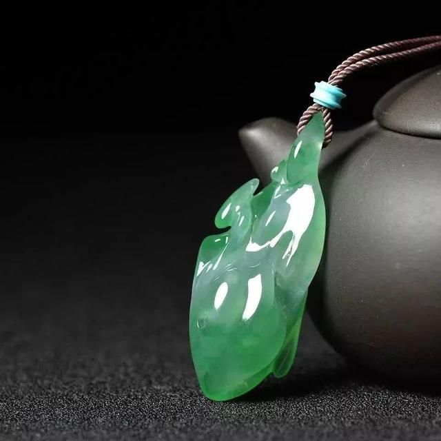 艺术品|随形翡翠的花样如此之多,有没有你想要的翡翠饰品呢?