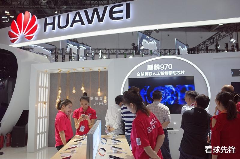 华为|无耻!莱万抹黑华为,单方面撕毁4000万合约