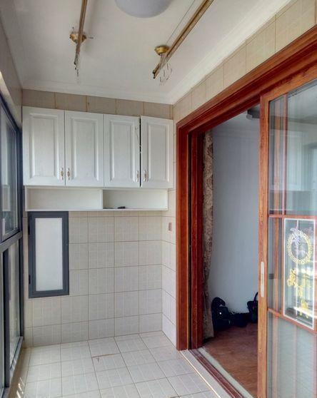 全包18万装修的新房，一看电视墙差点崩溃了，大家说这像什么？