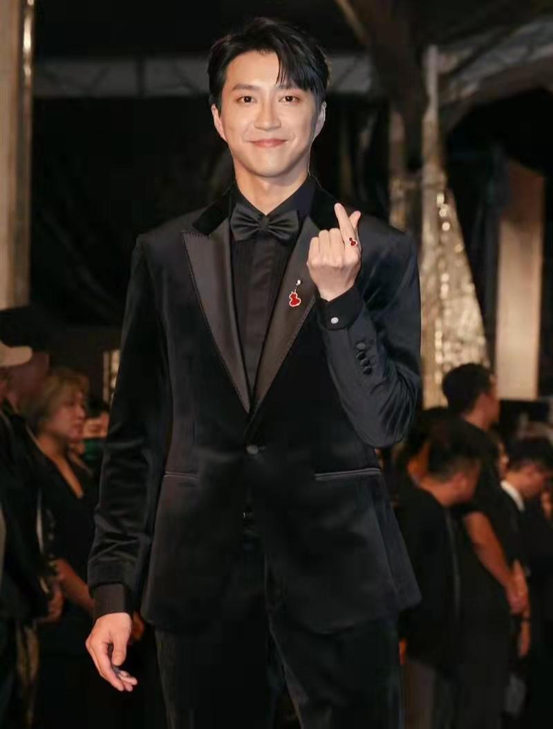 小S|金钟奖红毯，林志玲老公抢镜，小S的造型小翻车，江宏杰妆容妖娆