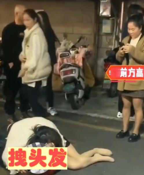 浙江:两名女子当街撕打,知情人:都是男人惹的祸,原配真可怜!
