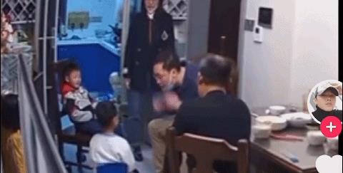 疑似掌掴男童男子亲属登门致歉，要花钱私了，父母受罪，和解？