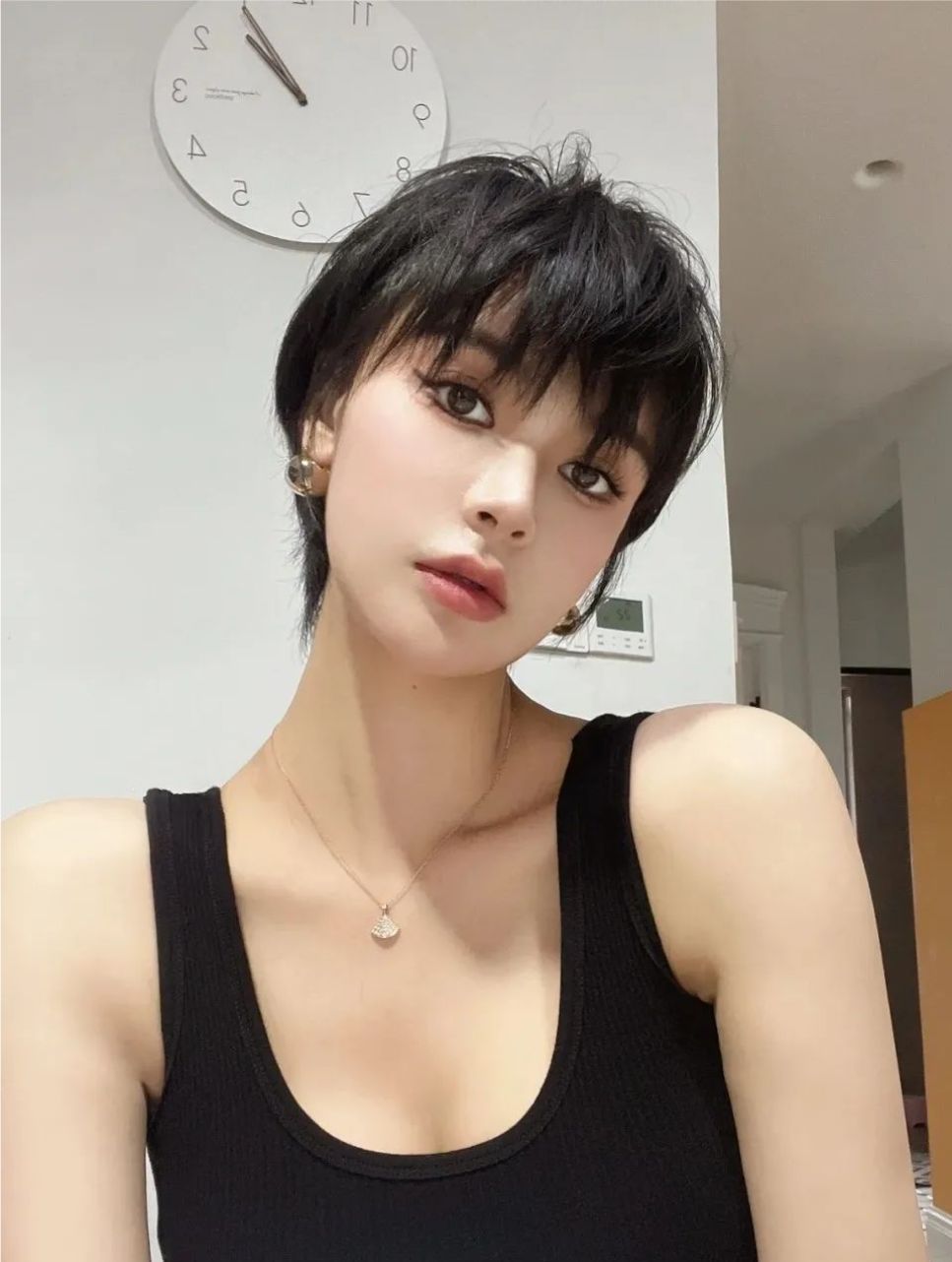 发型 今秋选择这四种发型，很美很心动，喜欢别错过