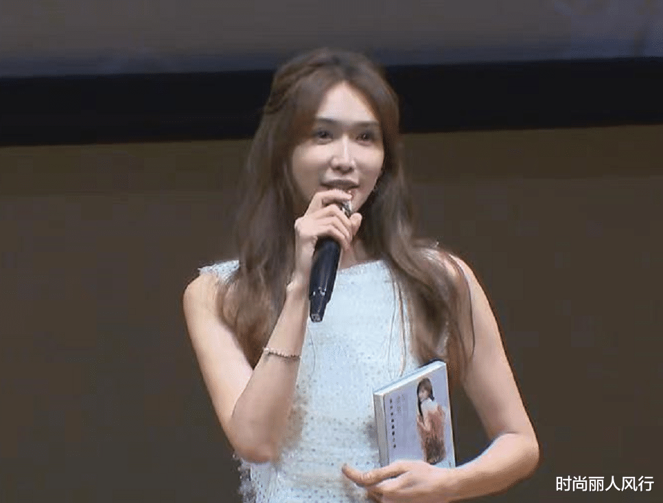 林志玲|日本媳妇林志玲终于露面！穿白裙撒娇扮少女哪像快50，生图也超美