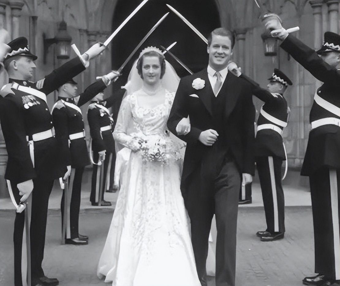 斯宾塞|戴安娜娘家人的奇葩事：弟弟离婚上瘾，90后漂亮侄女嫁大32岁老头