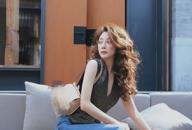 殷桃|大满贯视后，嫁富二代闪婚闪离，43岁身材轻盈，网友：美人不迟暮