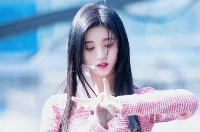 鞠婧祎|父亲去世,浓妆红唇!丈夫去世,还是浓妆红唇!她配当演员吗?