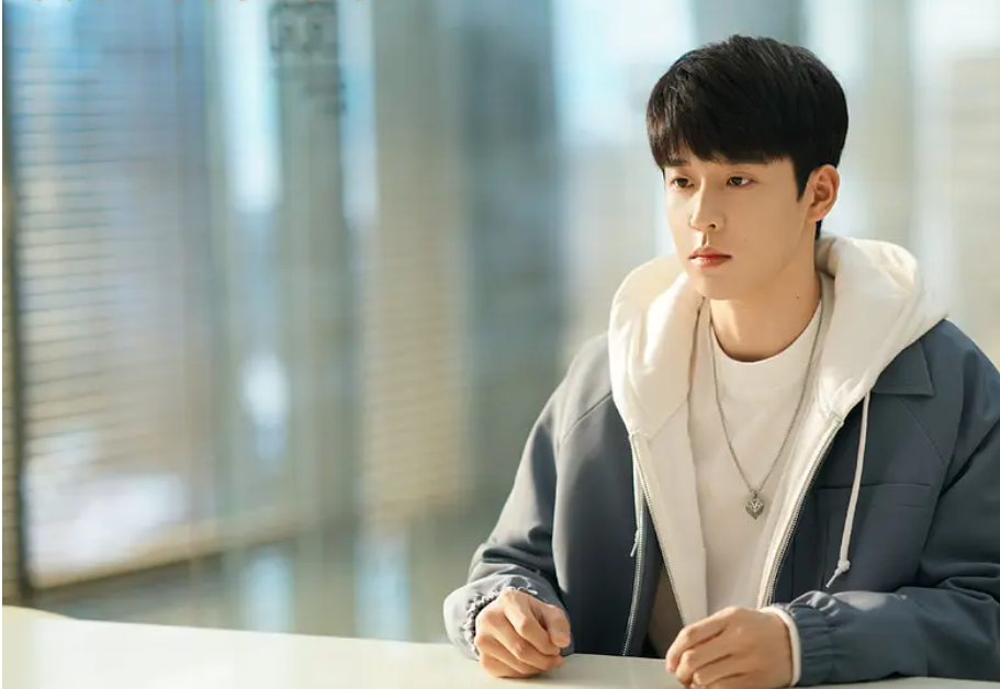 律师|玫瑰之战这部剧剧情，还是国产职场剧的老一套，婚姻爱情家庭婆媳