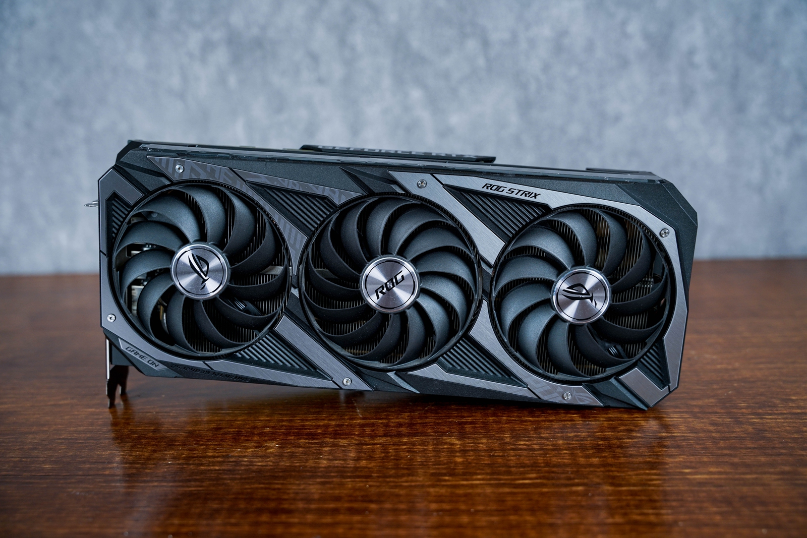 显卡|11L银黑策划， A4-H20携手12代酷睿与D5的游戏小钢炮装机体验