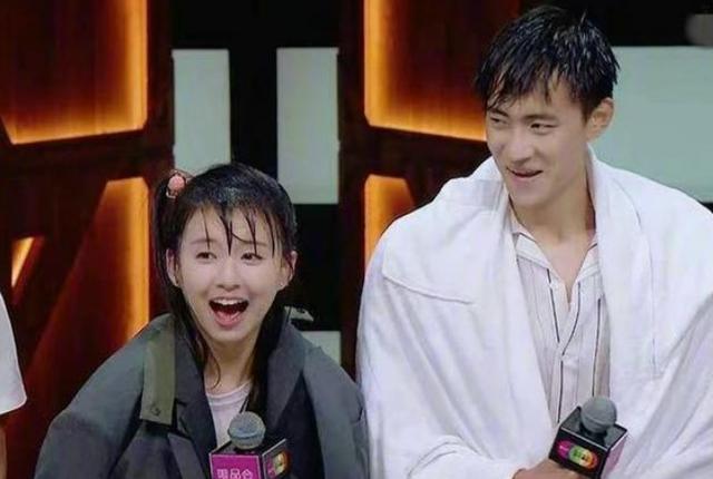 小彩旗|有种“整容”叫长大，8年前一转成名的小彩旗，如今像换了一个人