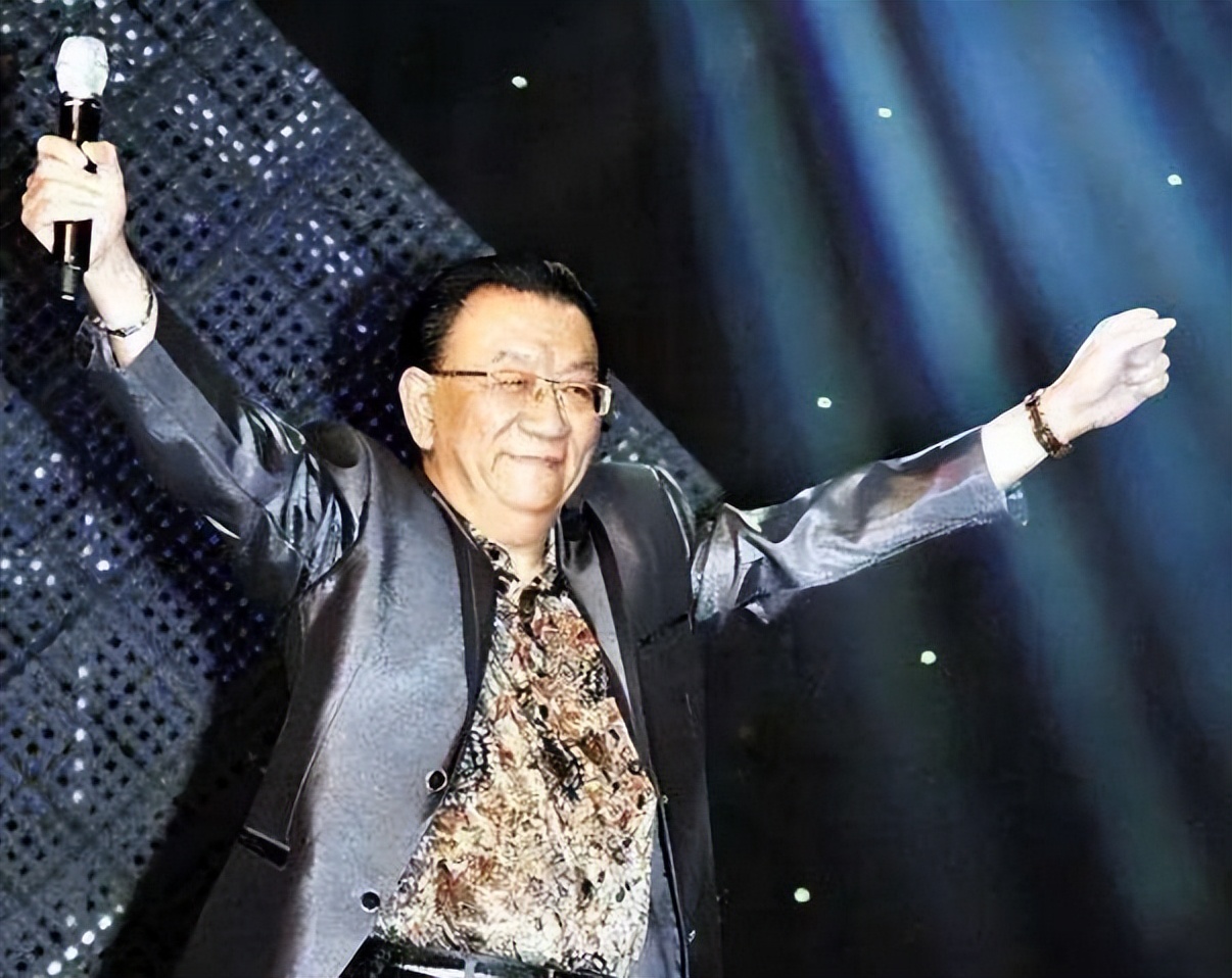 |侯耀华商演临时抬价30万，并要求安排女演员，主办方怒斥爱演不演