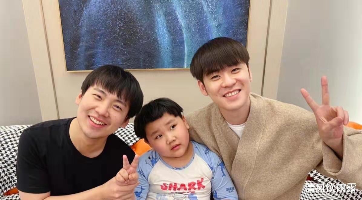 郭德纲|郭德纲7岁小儿子近照曝光,手戴8万饰品,称在幼儿园吃不饱