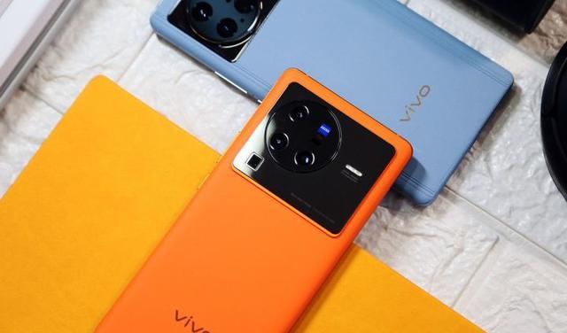 芯片|两款双芯新机发布，同搭80W快充，12+256G版售价仅差200元